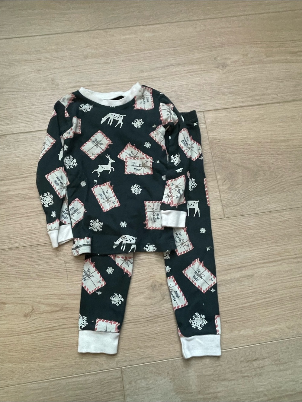 Burt's Bees Black Holiday Reindeer and Snowflake Pajama Set